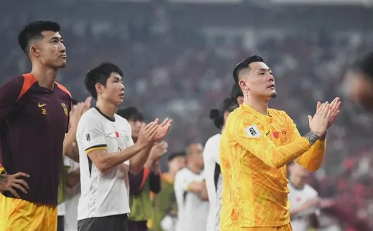 4天后PK巴林！国足首发11人面临巨变：谢文能重返先发相关图二