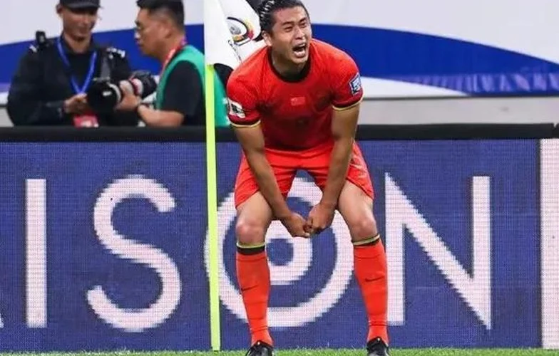一场0-1梦断世界杯，揪出国足输球最大罪人，不是送点的杨泽翔！相关图三