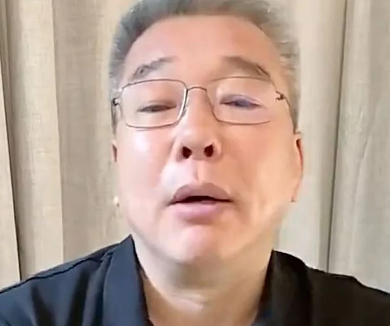 著名解说为国足说情：像个在外边被欺负的败家子 家长该给他撑腰相关图三