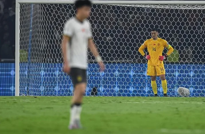 国足18强赛出局之路：3连败难见曙光→2连胜重燃希望→4连败如梦方醒