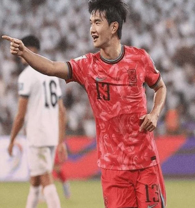 孙兴慜缺战，韩国2-0伊拉克，连续11次挺进世界杯，韩媒嘲讽国足相关图五