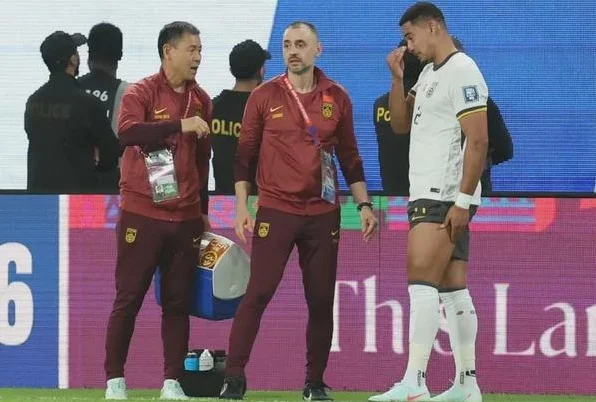 不当倒数第一！国足力争双杀巴林 4大归化有望同时首发相关图三