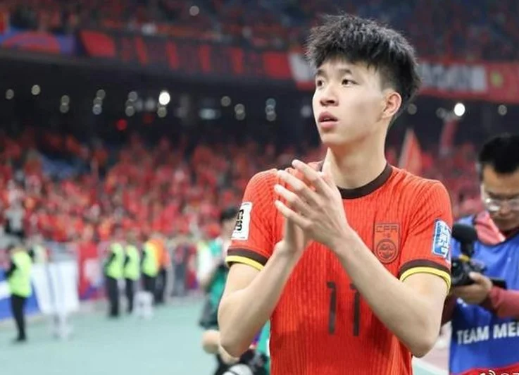 专访“退钱哥”何胜：中国男足实力难以支撑菱形中场，该给年轻人更多机会丨封面头条相关图四