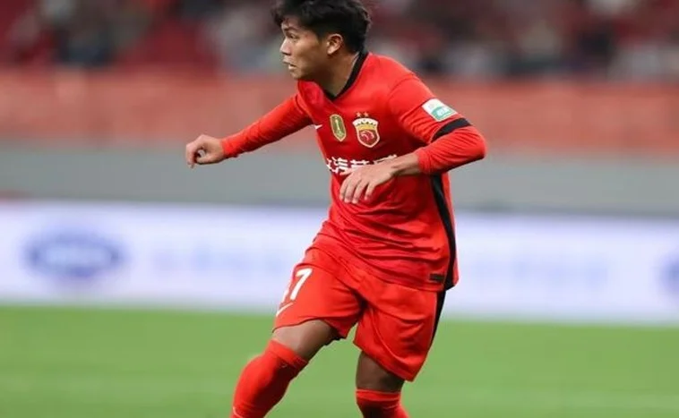 伊万最大败笔：国足补招2名国脚，19岁蒯纪闻无缘18强赛！相关图二