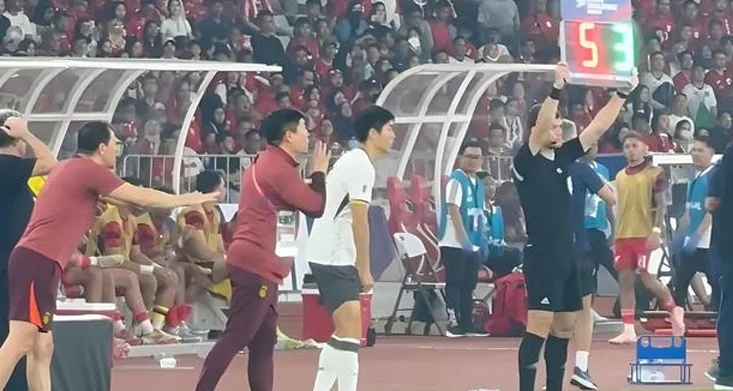 国足战印尼乌龙曝光！伊万教练组3次叫错人，杨明洋被当成韦世豪相关图四