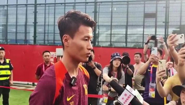 再忍伊万一场！蓉城三虎缺阵 上杨明洋吧 国安三叉戟捍卫最后尊严相关图五