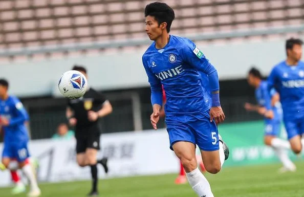 各自乌龙后，出现绝杀！无锡吴钩客场2-1泰安天贶，4连胜稳居榜首