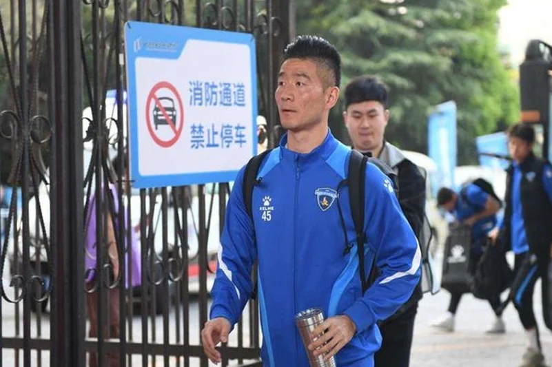 国足功勋飞翼亲承想参加“苏超”，曾带领鲁能拿双冠王，引发热议相关图三