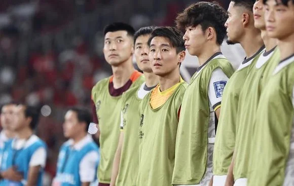 71岁伊万已记不清人？半场3次换人乌龙+反复认错国脚！韦世豪无语相关图二