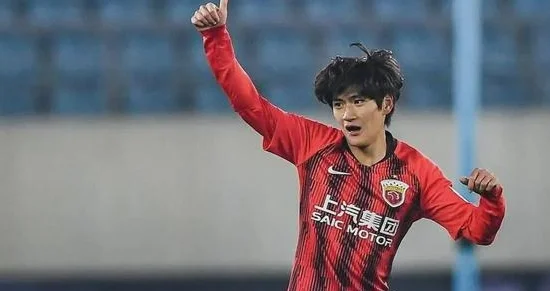 从“海港莽撞仔”到国足X因素：刘祝润的跑位逆袭学，你学到了吗相关图二