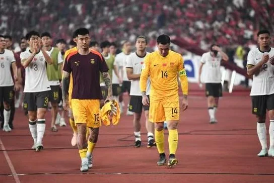 还有下降的空间？国足世界排名跌至第99位，首次被泰国超越