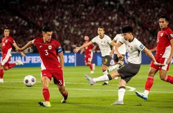 还有下降的空间？国足世界排名跌至第99位，首次被泰国超越相关图四