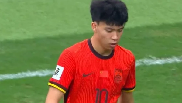 王钰栋点球绝杀！国足1-0巴林，3胜7负摆脱垫底，赢下荣誉之战相关图四