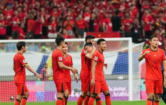 伊万执教国足五宗罪——固执保守训练强度低，老混子拿到退休金相关图四