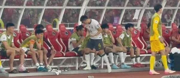 反转！国足3次换人乌龙原因找到，媒体人还原真相，真不怪伊万？相关图三