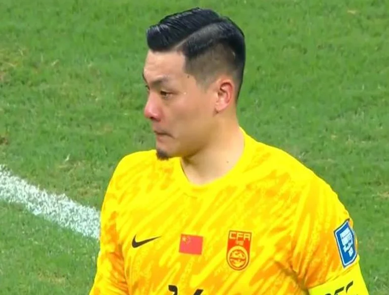 国足1-0巴林诞生3功臣！塞鸟露馅，大雷完美谢幕，王钰栋未来可期相关图三