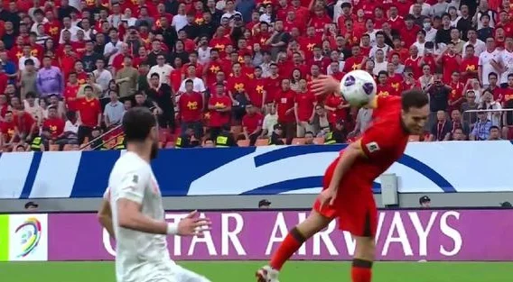 1-0！国足点球致胜，王钰栋进国家队首球，以点球结束世预赛征程