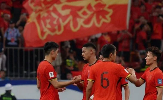 伊万执教国足五宗罪——固执保守训练强度低，老混子拿到退休金相关图三
