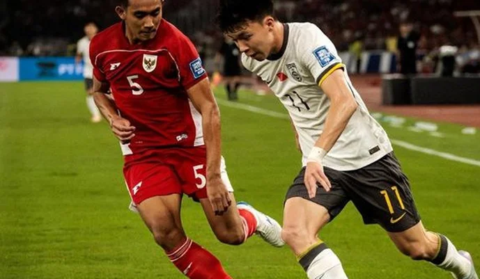 媒体曝国足战巴林首发阵容 谢文能+杨明洋坐镇 张玉宁王钰栋替补相关图四