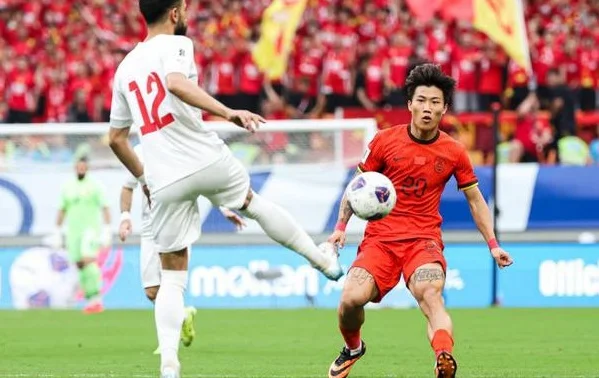 1-0！王钰栋绝杀+国家队首球，时隔31年再胜巴林，国足备战2030