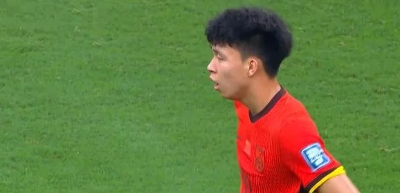 1-0，王钰栋点球绝杀，国足积9分避免垫底，伊万科维奇换人终奏效相关图四