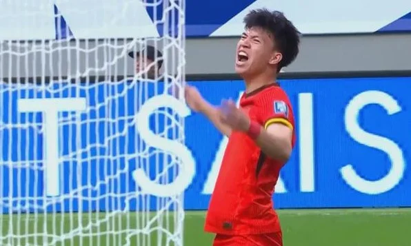 王钰栋打进国家队处子球，国足1-0击败巴林，用胜利结束18强赛相关图四