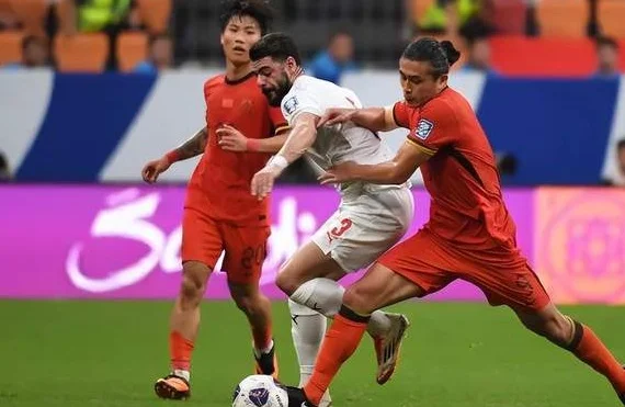 国足1-0胜巴林的点球该不该判？有图有真相，大家去评判相关图三