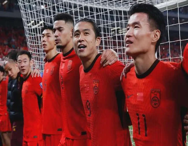 国足读秒绝杀！创31年来纪录！国足主帅伊万1改变真男人相关图四