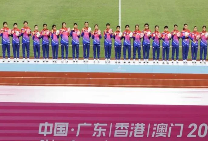 胜也点球，败也点球！上海力压广东夺十五运竞体项目首金相关图七
