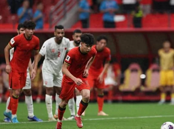 1比0！国足战胜巴林，伊万作出决定，合同年限曝光，宋凯也无奈