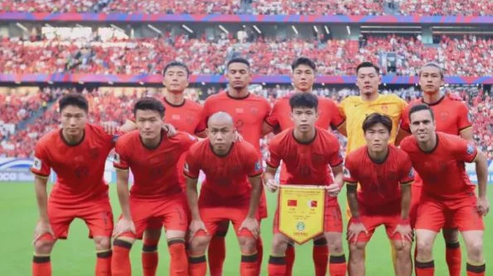 国足战胜巴林！换帅反转！范志毅做重大决定，武磊接班人横空出世