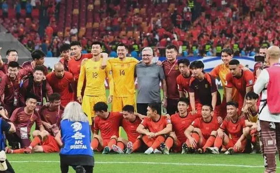 伊万下课悬念大反转，记者懵圈！国足遭打击，这9名大将或离开相关图三