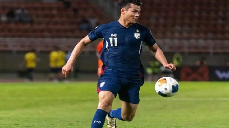 国足大利好！泰国1-3倒下：FIFA积分又被国足甩开 恐踢不了亚洲杯相关图三