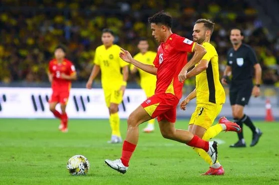 0-4！国足宿敌光速陨落，惨败排名131弱旅，进军亚洲杯都难了！相关图三