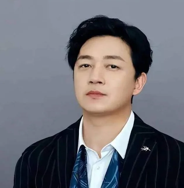 潘粤明炮轰伊万:一个装傻不辞职的所谓教练 指望它拯救中国足球?