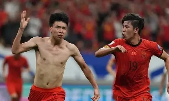 韩媒嘲讽：王钰栋不过是进了一个争议点球，却像是晋级到了世界杯相关图二