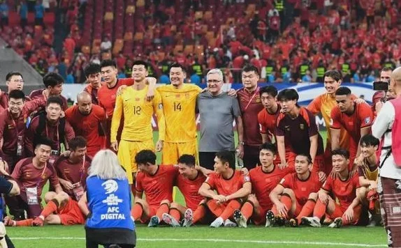 亚足联坐不住了！18强赛结束仅1天，大争议曝光！百万球迷抗议相关图七