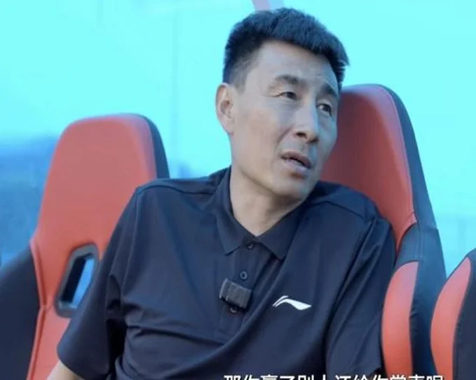 吃海参！白斩鸡！国足球员为何总被骂？李玮锋：成绩差 活该被骂相关图二