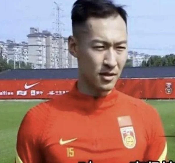 吃海参！白斩鸡！国足球员为何总被骂？李玮锋：成绩差 活该被骂