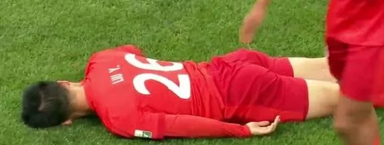 半场0-0！大连队与梅州“菜鸟互啄”，前场低迷，进攻套路凌乱相关图三
