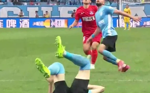 1-0！大连英博点燃主场氛围，马莱莱灵光一现，助攻U21小将破门相关图三