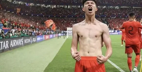 李玮锋：吃海参不是国足的错，是成绩差，王钰栋不愿意留洋，是钱