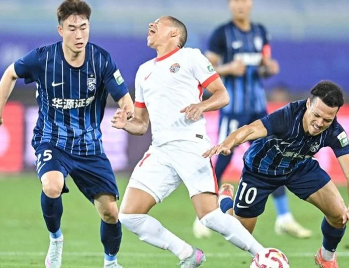 2-0！武汉终结3场不胜，李霄鹏毫无办法：14场8负，排名倒数第2相关图四