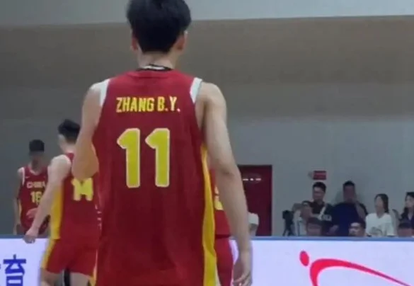 国青输埃及U23！郇斯楠朱正回暖，张博源+2后场迷失，进攻无战术相关图三