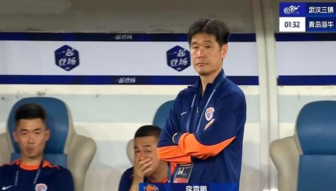 海牛后防送大礼，三镇2-0拼下保级战，李霄鹏苦笑 一只脚踏入中甲相关图二