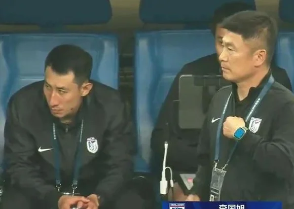半场0-0！大连队与梅州“菜鸟互啄”，前场低迷，进攻套路凌乱相关图二