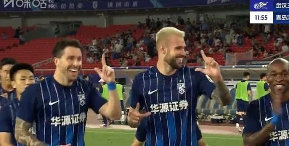 三镇终于零封对手了！邓卓翔有能！李霄鹏一语引众怒：你个大混子相关图三