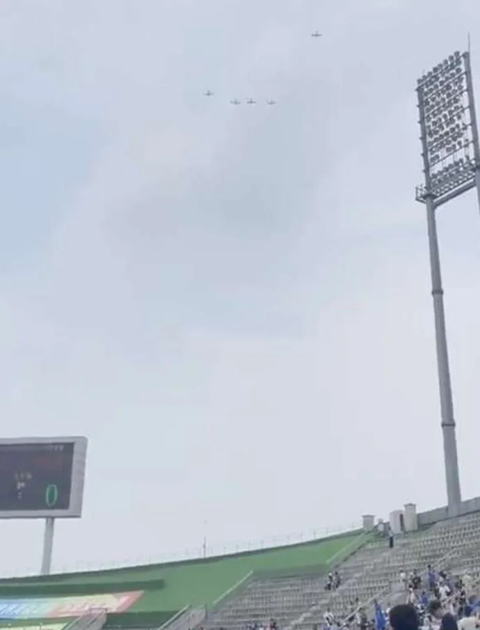 扬州主场“刷飞机” “苏超”热度再升级