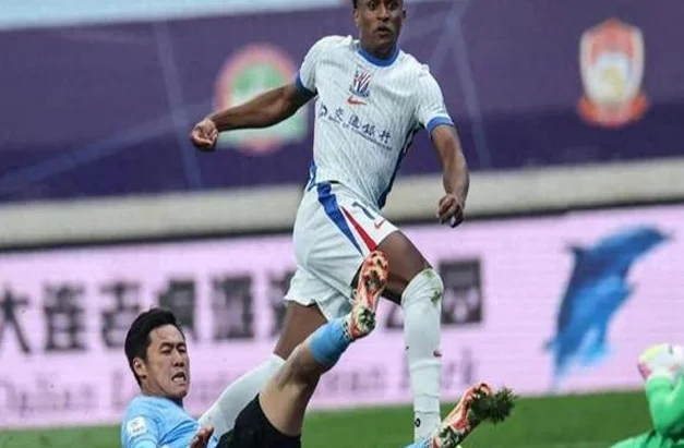 1-3！FIFA病毒发作！中超领头羊轰然倒下，上海申花仍领跑相关图二