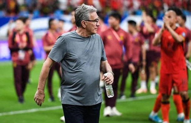 伊万下课，足协积极寻找国足新帅，7月份需要带队备战东亚杯
